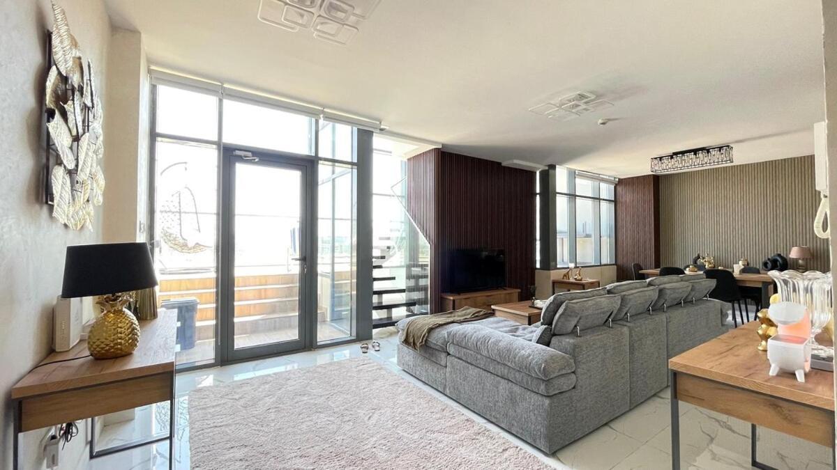 For Rent In Apartment *